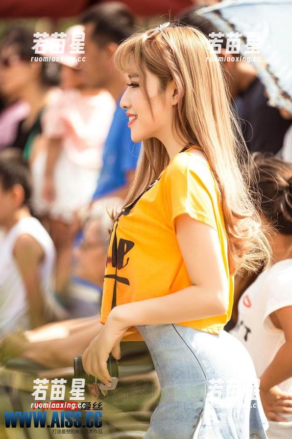 无圣光警告：在爱丝的小路上找寻这份启示套图！