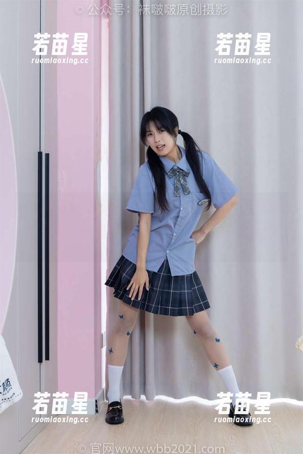 BoBoSocks袜啵啵-小甜豆 BoBoSocks袜啵啵 - 小甜豆的“五指袜戏法”:一堆美图下载塞不下急切的目光。