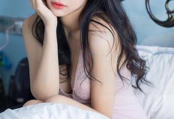 IMiss爱蜜社 – 皮衣福利尽在Angela小热巴图集中，光是这气场就让人想在冬天也穿一穿，虽然还是热得发慌…