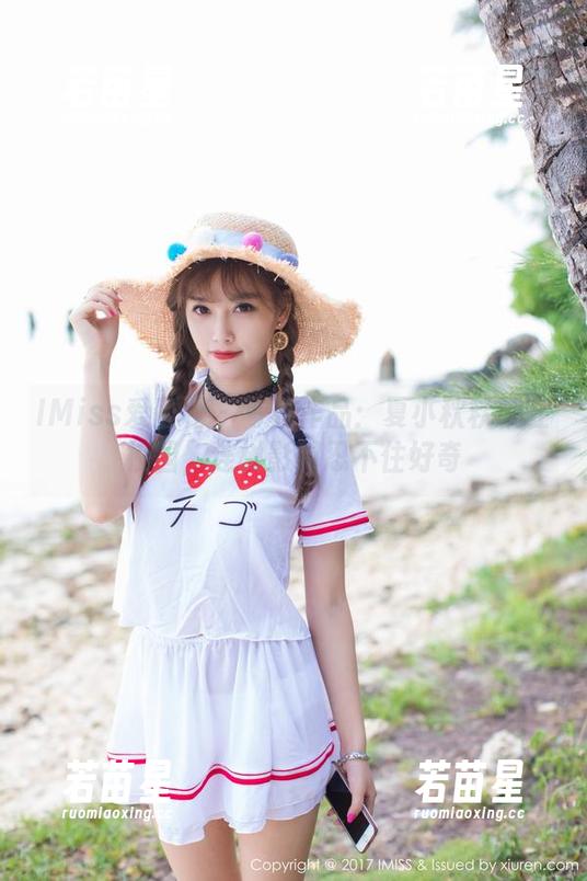 IMiss爱蜜社-夏小秋秋秋 IMiss爱蜜社 - 写真作品:夏小秋秋秋在校园,连树影都忍不住好奇