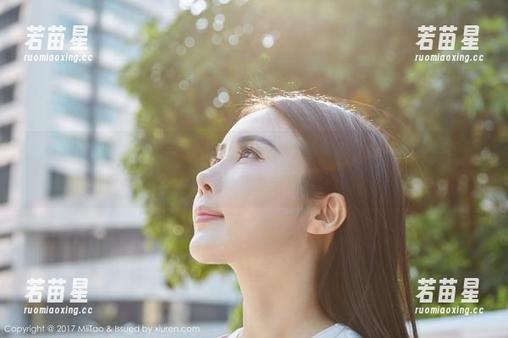 MiiTao蜜桃社-温心怡 MiiTao蜜桃社 - 温心怡的婚纱没有浮夸圣光,但我却觉得每一帧都在慢慢咬人。