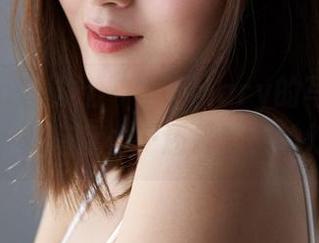 MiiTao蜜桃社 – 蜜蕊Mary的写真：看这女神，真有魔力…还是影棚的灯太强？