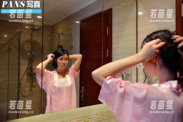 PANS写真-夏天 PANS写真 - 夏天的新模试镜:这写真里藏着什么,仿佛每张都在吐露心声,却又让人想深思。