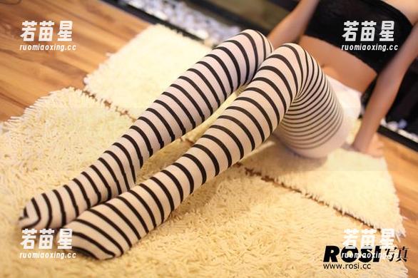 ROSI写真 ROSI的比基尼美图,让我心生窃喜——这可比夏天的烧烤更让人期待!
