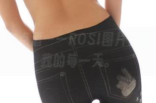 让黑色来点酒——ROSI图片合集，妆点我的每一天。