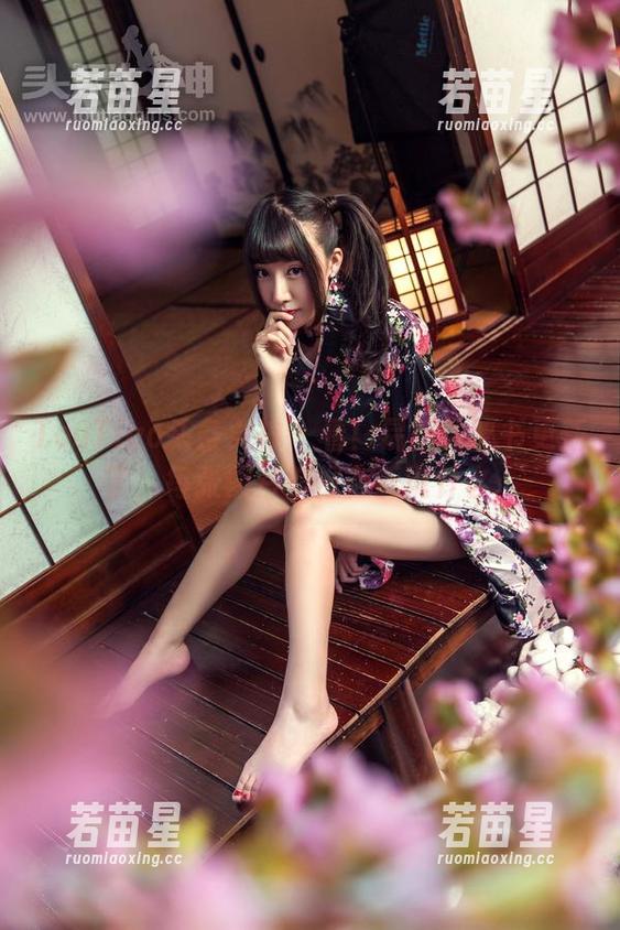 TouTiao头条女神-易阳 TouTiao头条女神 - 看!易阳的秘书更新了,每张图片都像在诉说什么...
