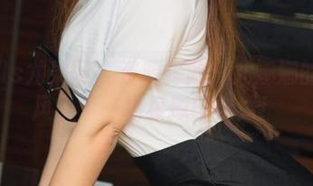 UGirls尤果网 – 资源探险：尤娜娜的女仆风引了一场模拟巴黎秀！
