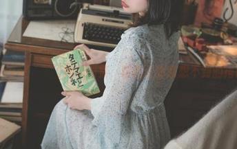 Uhye(이유혜)网袜图集，精选让你意想不到的搭配