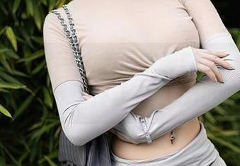 Xiuren秀人网 – 随便聊聊Erikaki的皮衣，分享下这件让人想融化的诚意