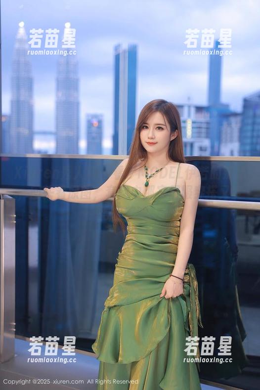 Xiuren秀人网-MODEL伊若 Xiuren秀人网 - 看了MODEL伊若的妹妹,回头看原图,套图中那家居服穿搭又变得很养眼。