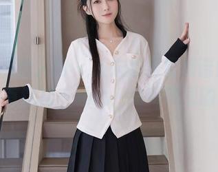 Xiuren秀人网 – 从未想到夏旖诺的婚纱套图还有这样一颗心，宛如情感的黑洞！