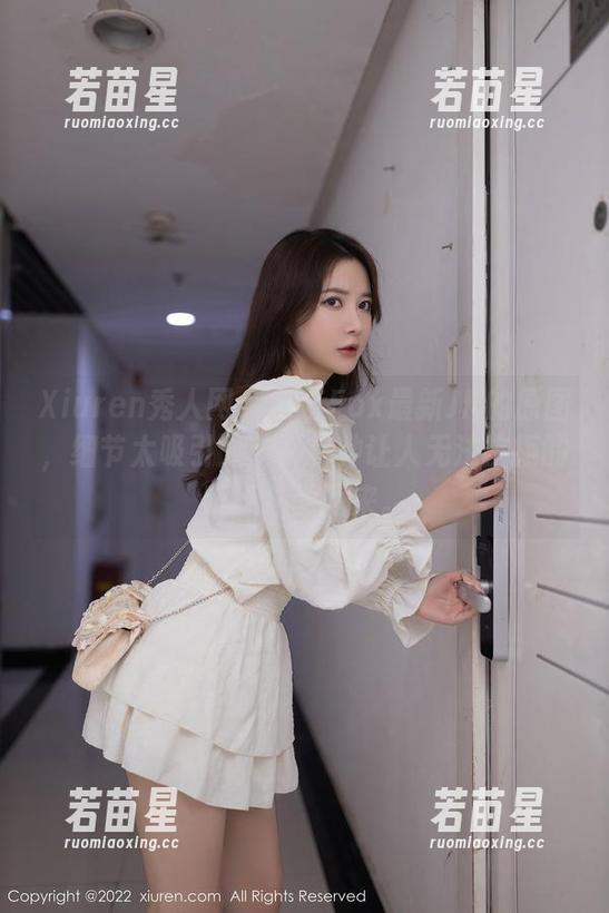 Xiuren秀人网-奈奈Fox Xiuren秀人网 - 奈奈Fox最新JK的原图,细节太吸引人了,有种让人无法抗拒的暧昧扑面而来。
