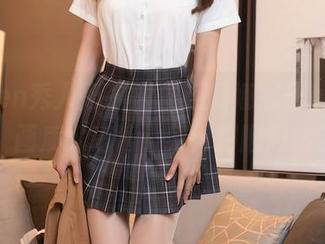 Xiuren秀人网 – 随便翻翻娜娜子yy的学姐，画质太高清，我得捋顺思绪了…