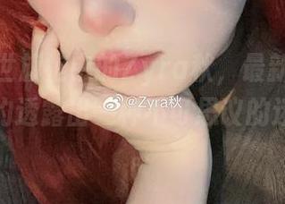 路易九世旗袍中的Zyra秋，最新图包，细节隐约透露出一种不可思议的迷人气息。