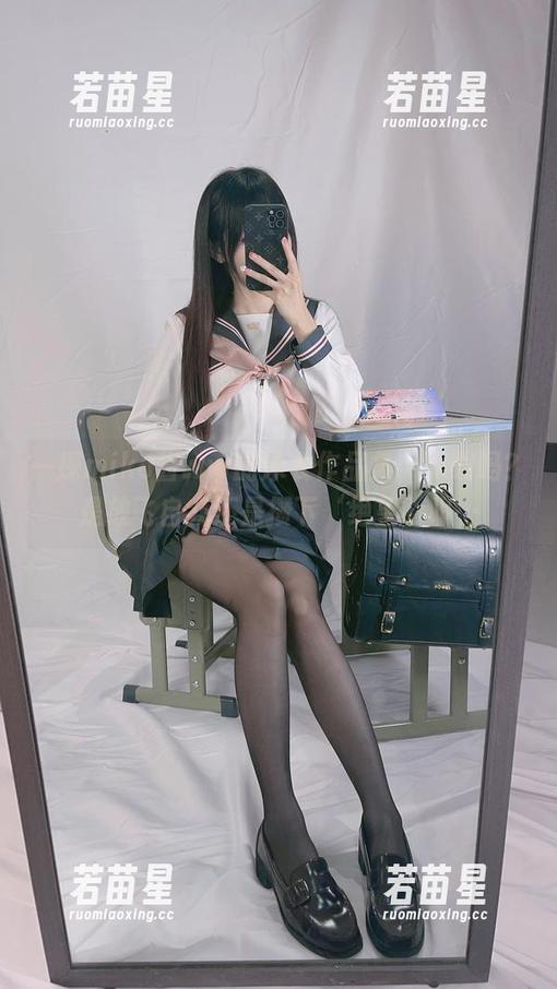 miko酱ww 一探miko酱ww的泳衣作品集,下载吗?是放飞自我还是攒下‘绝望’呢…