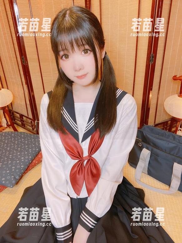 shimo霜月 “ChenHai”写真精致得令人咋舌,shimo霜月总能做到令人眼前一亮。