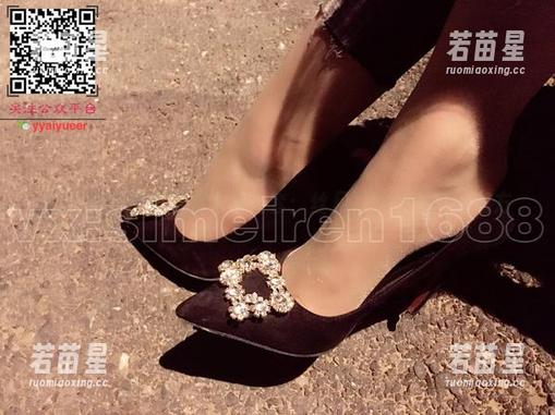丝月神 微密圈 - 透视阳光下的全套:丝月神的高跟肉丝配方