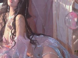 云溪溪的恶魔姐姐cos，难道就是传说中的“超现实”的另一种叛逆？