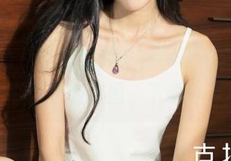 克拉女神 – 眼镜和璇子，一个不会剪影，就一个简单的套图，下载一下呗。