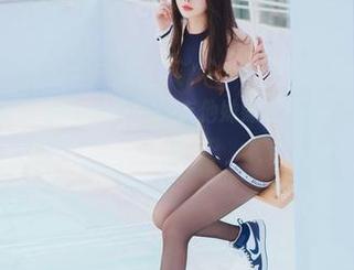 美图合集：凉凉子rioko和她的吉他妹妹系带裙，齐齐上线玩花样