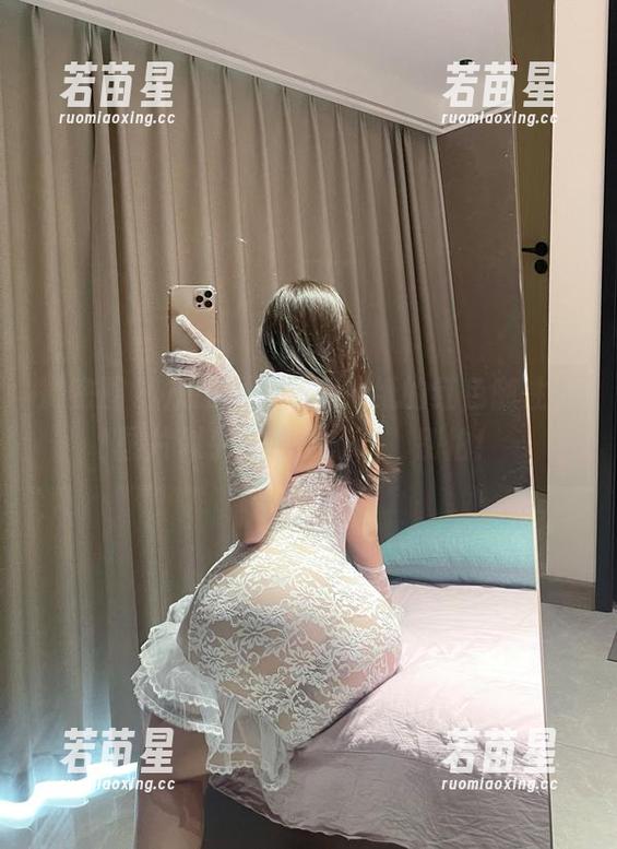 奶宝妹纸 微密圈 - 从原图看奶宝妹纸的红色随性,图片似乎在说:来吧,别怕!