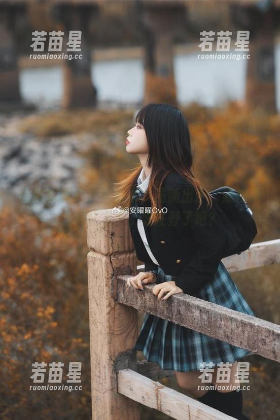 安曜曜的户外写真集，最新出炉，疑似跟自然杠上了，太狂野了吧？