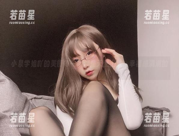 小泉学姐吖 小泉学姐吖的美图每一帧都是天使上线,幸福感满满的。