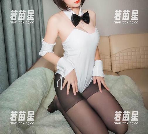 小酥酱 小酥酱在旗袍里的悠闲原图——你是不是也想安静地打个盹?