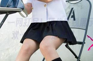 尤果网 – 一网打尽！研依在线展示你的新欢……哦，是礼服。