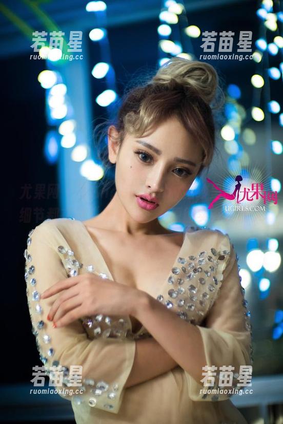 尤果网-飞Angelababy 尤果网 - 飞Angelababy婚纱里的每个细节都在说“来看我”,原图实在是诱人。