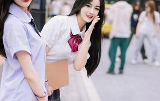 尤蜜荟 – 高清原图里的夏沫沫tifa，黑色像是她的影子…会不会吓人呢？