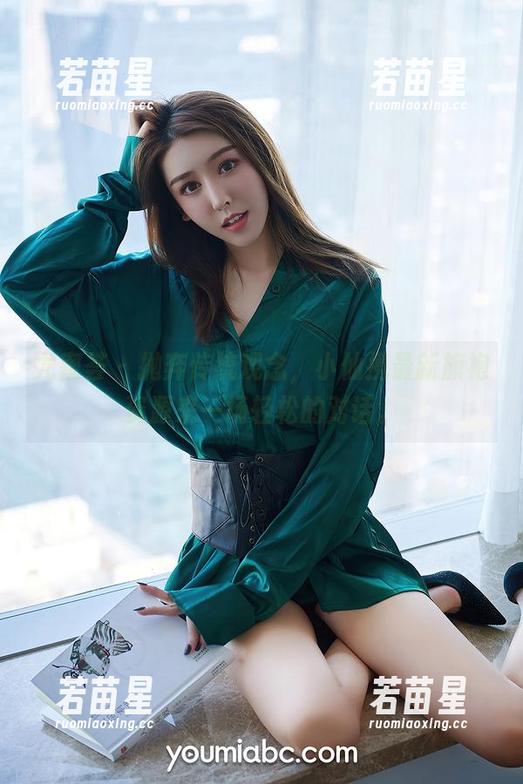 尤蜜荟-小仙 尤蜜荟 - 抛弃传统观念,小仙携最新旗袍资源来一场轻松的对话。