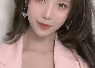 呃，原图里的抖娘利世，油亮到让我移不开眼