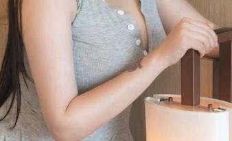 推女神 – 免费下载不到可儿Kayen的美脚视频？你还真敢想啊，试试看！