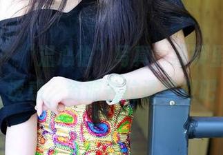推女神 – “温心怡”写真，吊带里的随性诱惑，资源各位请自取吧