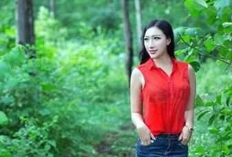 推女郎 – 连衣裙系列抢眼出击！娜露的最新图集又要透支我的眼球了。
