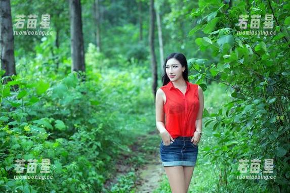 推女郎-娜露 推女郎 - 连衣裙系列抢眼出击!娜露的最新图集又要透支我的眼球了。