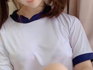 随便聊聊那张高清，是依酱呀的OL2，作品里的轻松瞬间