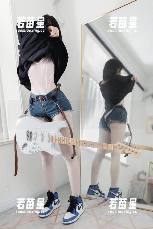 杏仁曲奇的照片，肉丝的每一处都好像在低语。