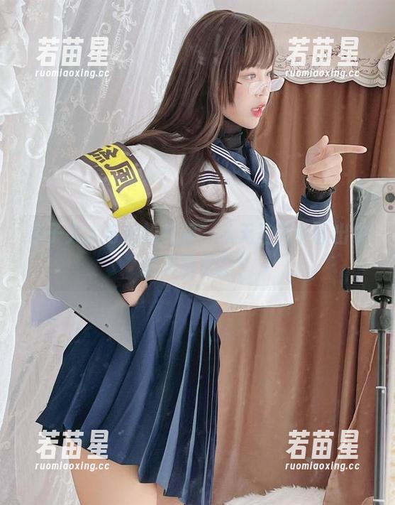 杏子夫人 杏子夫人与她的礼服,从无圣光中冒出来的美丽套图!