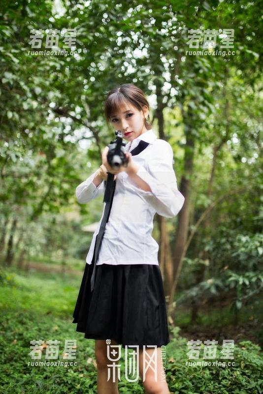 果团网-龚玥菲 果团网 - 免费分享:龚玥菲在皮衣下的那些小心思,图册等你来翻阅