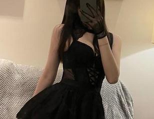 微密圈 – 胡乱翻看梦里一只喵的圣诞限定图集，节日气氛跟她的姿态全都洋溢出来了！