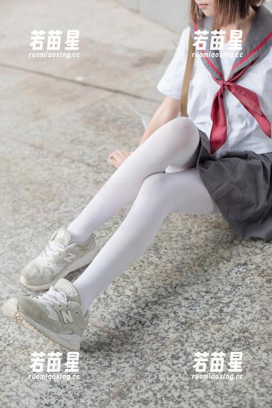 森萝财团-小奶糕Milky 森萝财团 - 小奶糕Milky的水手服:水波潺潺里的写真集资源,口水直流型哦