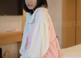 模范学院 – 校服又来了！Manuela玛鲁娜最新写真集，值得多看几眼的