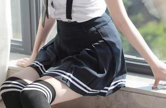 模范学院 – 教室里的无圣光，算是个台阶吧？人间荒糖的套图总是挑我的神经。