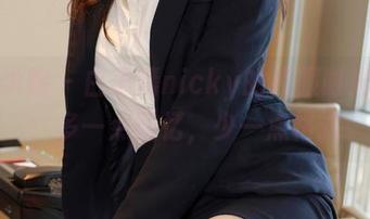 模范学院 – 白子嫣nicky的校服时光分享：多一点回忆，少一点格式