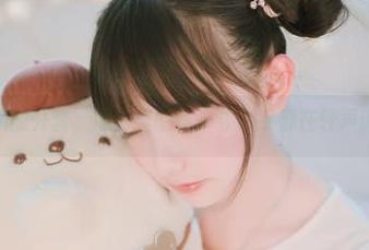 樱群的和服外套，照片里的每一寸似乎都在轻声诉说秘密