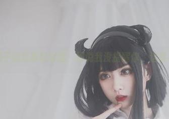 看清颜颜子的高跟鞋套图，别说我没提醒你，这稳不稳啊？