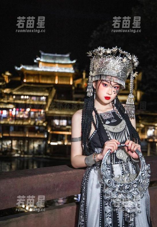 瓦斯塔亚小龙虾 瓦斯塔亚小龙虾在泳池里玩得可开心,图集真让人心痒!