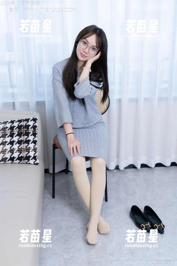 甜予摄影-思思 甜予摄影 - 写真和白棉袜的结合,思思果然是独一无二的存在!